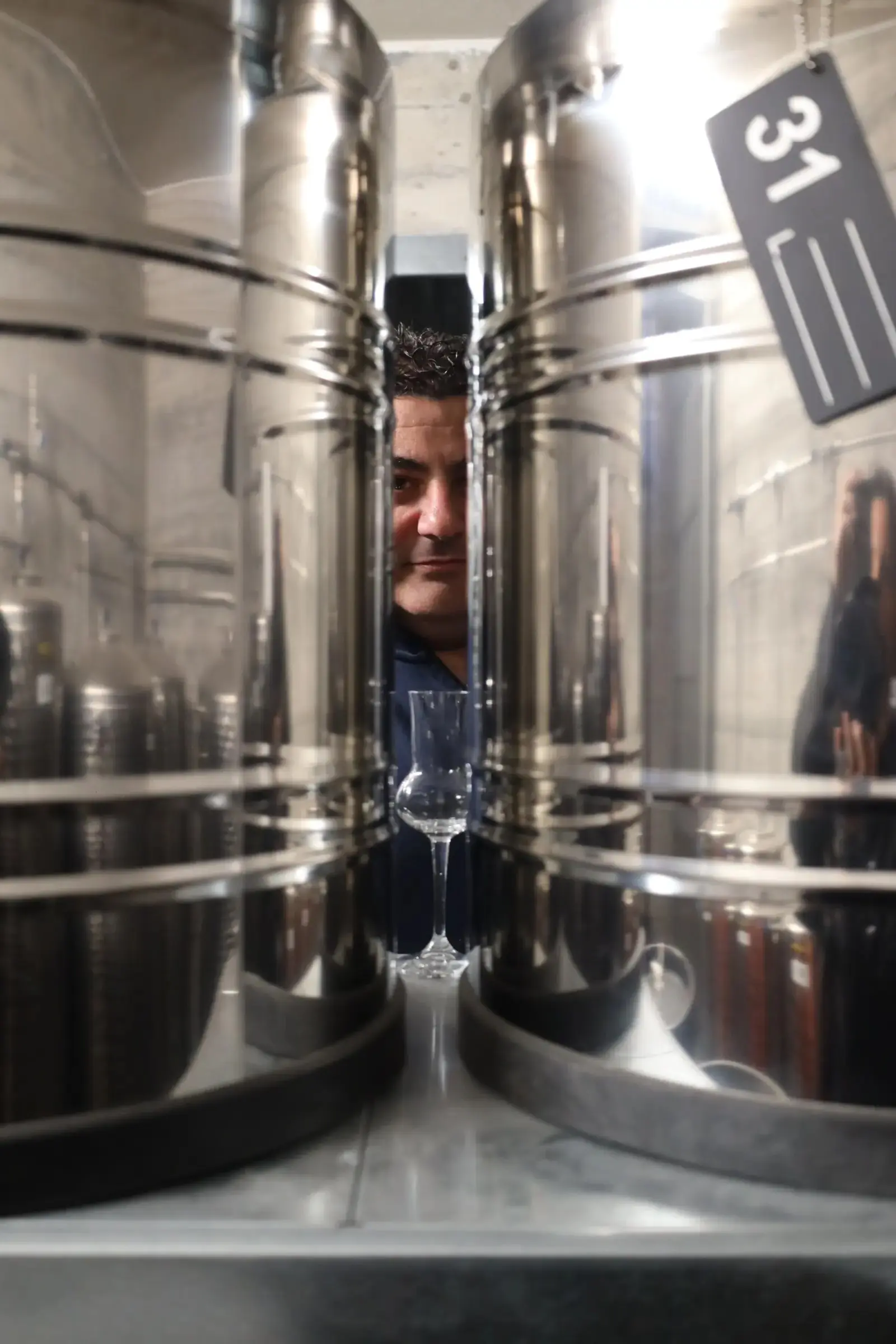 Immagine descrittiva processo di distillazione - Fase 3: "riposo e maturazione"